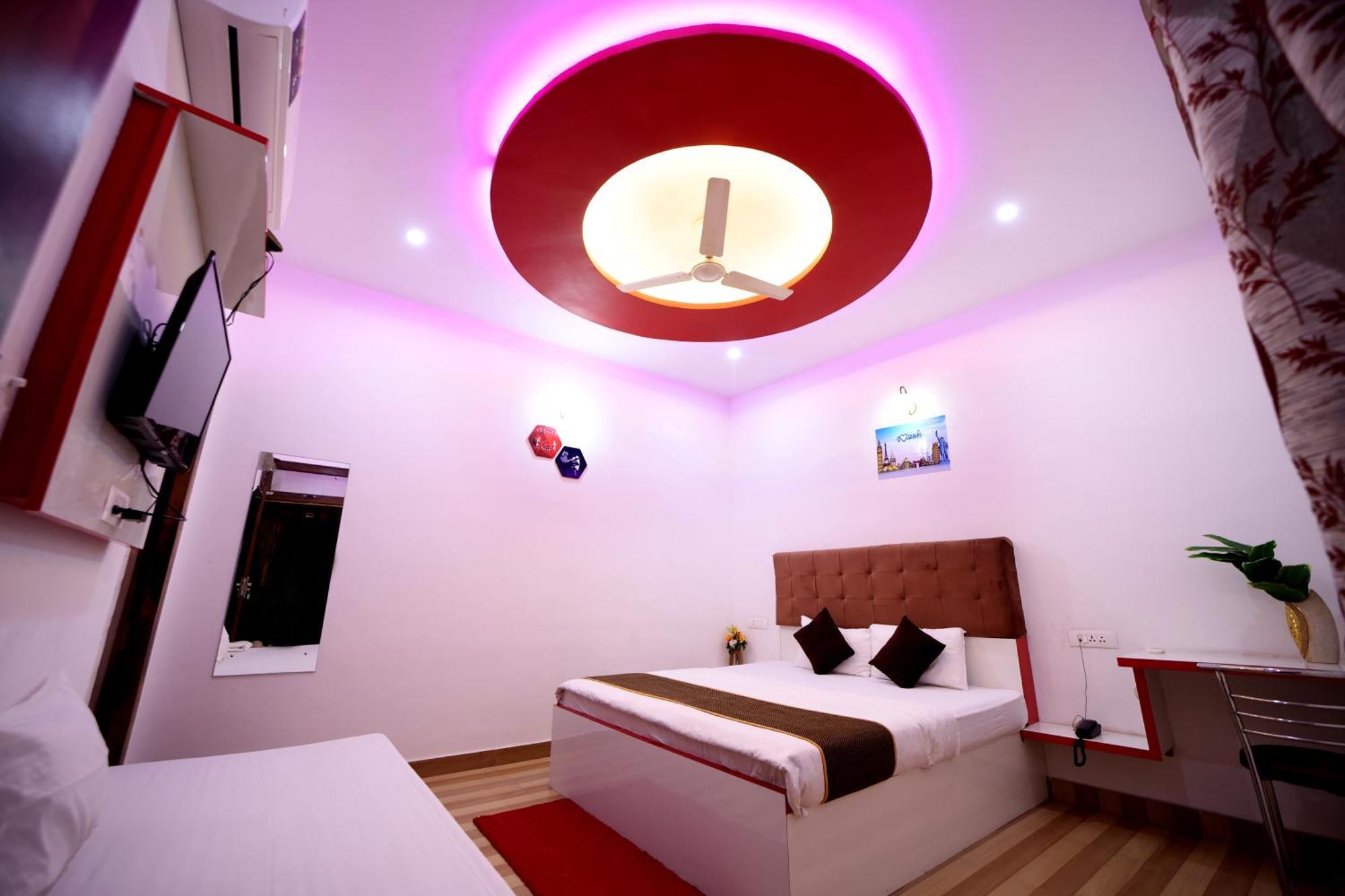Hotel Taj Niwas Агра Экстерьер фото