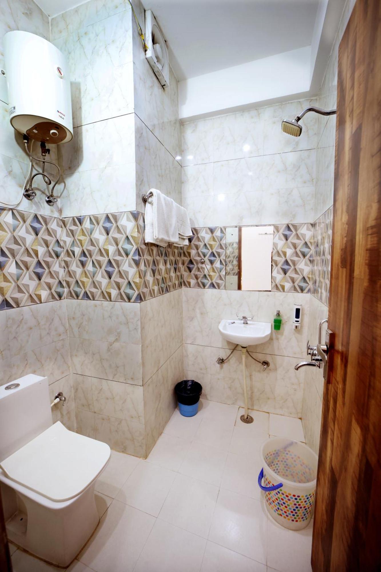 Hotel Taj Niwas Агра Экстерьер фото